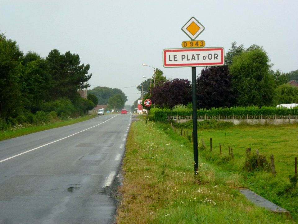 Nielles-lès-Ardres (Pas-de-Calais) city limit sign Le Plat-d'Or