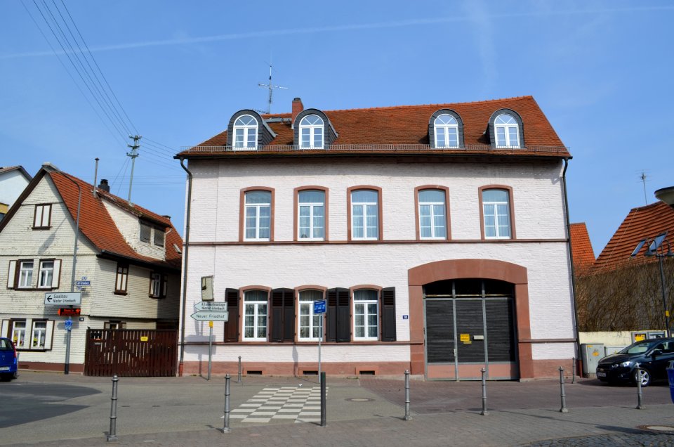 Nieder-Erlenbach, Alt Erlenbach 32