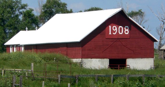 Nielson barn, Jerauld County, SD, from SW 1