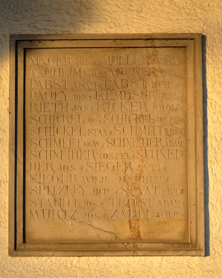 Niederselters, Kriegergedächtniskapelle, Tafel, rechts
