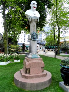Niels Henrik Volkersen memorial - Tivoli Gardens, Copenhagen - DSC08394