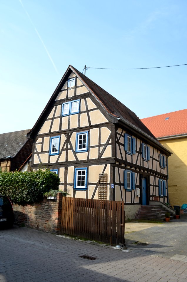 Nieder-Erlenbach, Alt Erlenbach 26a