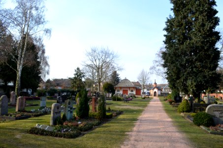 Nieder-Erlenbach, Alter Friedhof