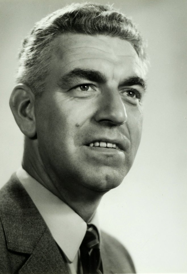 Niekerk van, B.M. NL-HlmNHA 5400463697