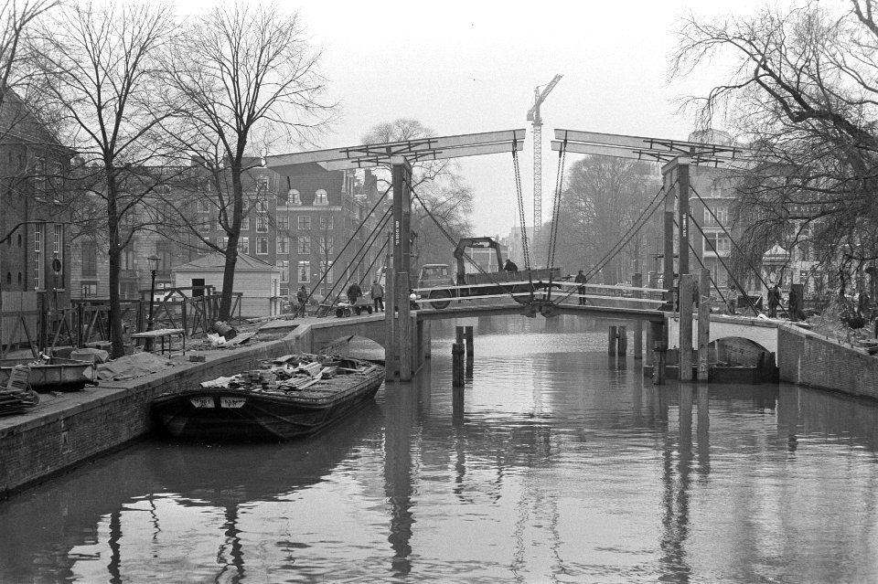 Nieuwe brug over Nieuwe Herengracht bij Amstel (nr 237 Amsterdam, Bestanddeelnr 925-2854