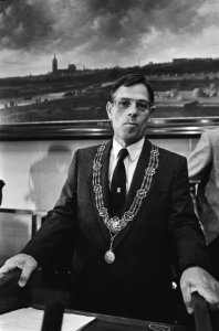 Nieuwe burgemeester van Den Haag , mr. dr. A.J. E. Havermans geinstalleerd, Bestanddeelnr 933-4113