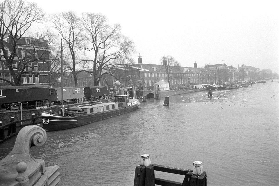 Nieuwe brug over Nieuwe Herengracht bij Amstel (nr 237 Amsterdam, brug vanaf Am, Bestanddeelnr 925-2850