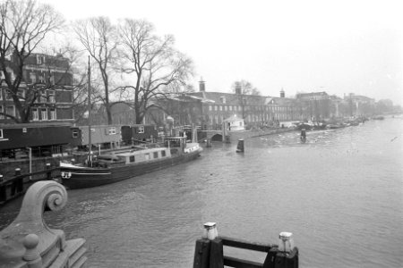 Nieuwe brug over Nieuwe Herengracht bij Amstel (nr 237 Amsterdam, brug vanaf Am, Bestanddeelnr 925-2850