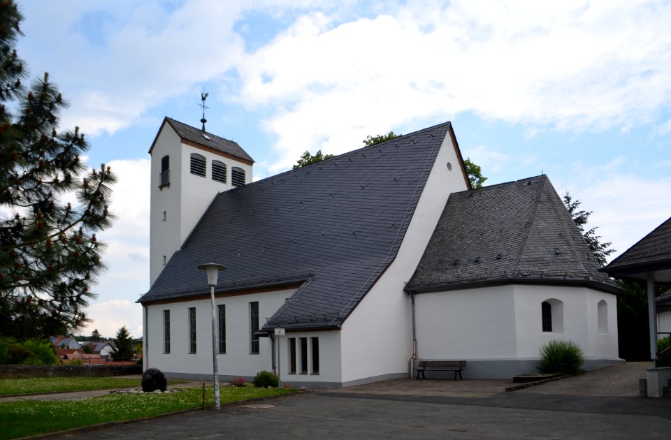 Niederwetz, Kirche