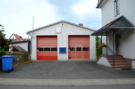 Niederwetz, Feuerwehr, neben Oberlandstraße 6, ehemalige Schule