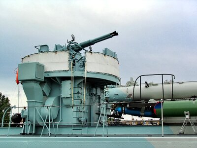 The ship ship anti-aircraft cannon the museum
