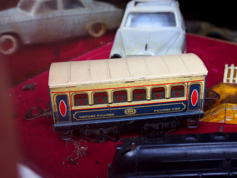 Old toy wagon at a brocante in France pic2