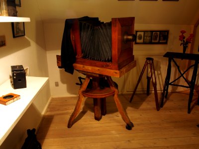 Old photographical equipment pic23