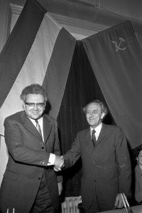 Ondertekening cultureel plan vereniging Nederland USSR en Rusland, na onderteken, Bestanddeelnr 925-3119