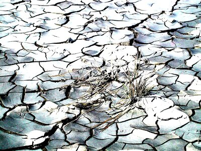 Drought cracks without water