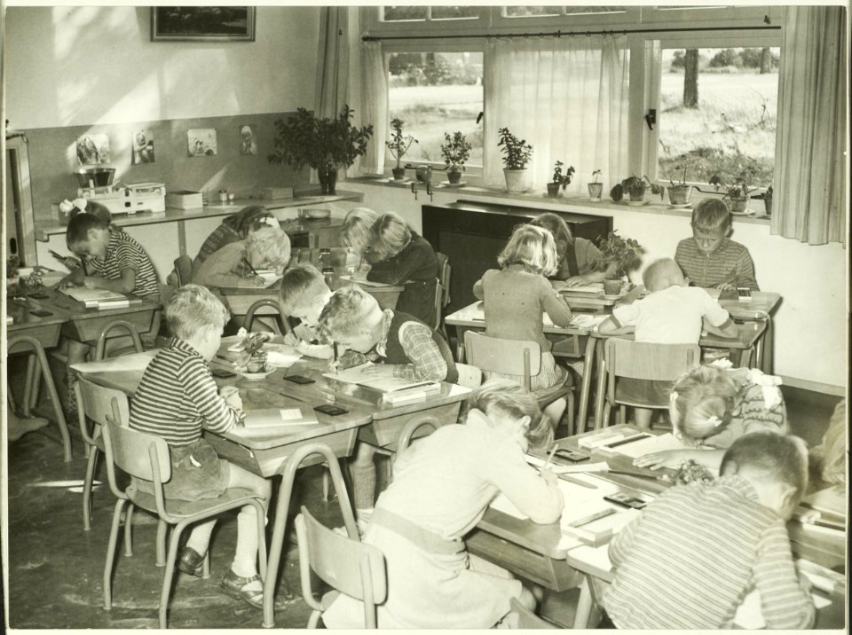 Onderwijs. NL-HlmNHA 5400465360