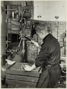 Onderwijs aan de Middelbaar technische School (M.T.S.) aan de Verspronckweg. NL-HlmNHA 54011344