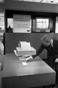 Onderwijstentoonstelling in Utrecht, visueel onderwijs door middel van televisie, Bestanddeelnr 919-0236