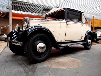 Old Peugeot 201 pic1