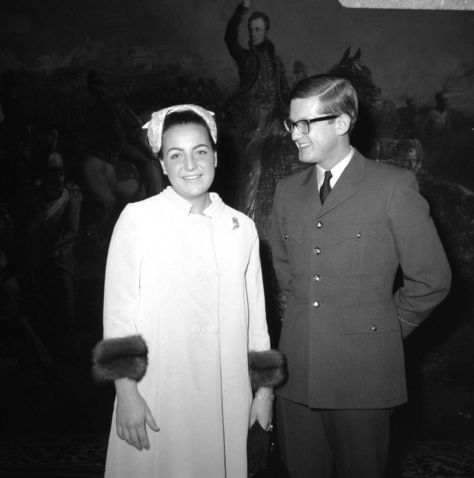 Ondertrouw prinses Margriet en Pieter van Vollenhoven op Paleis Soestdijk werd g, Bestanddeelnr 919-8657