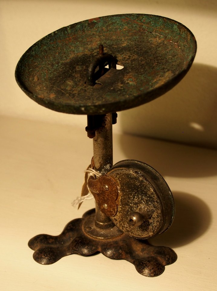 Old photographical equipment pic15
