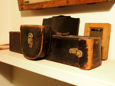 Old photographical equipment pic6