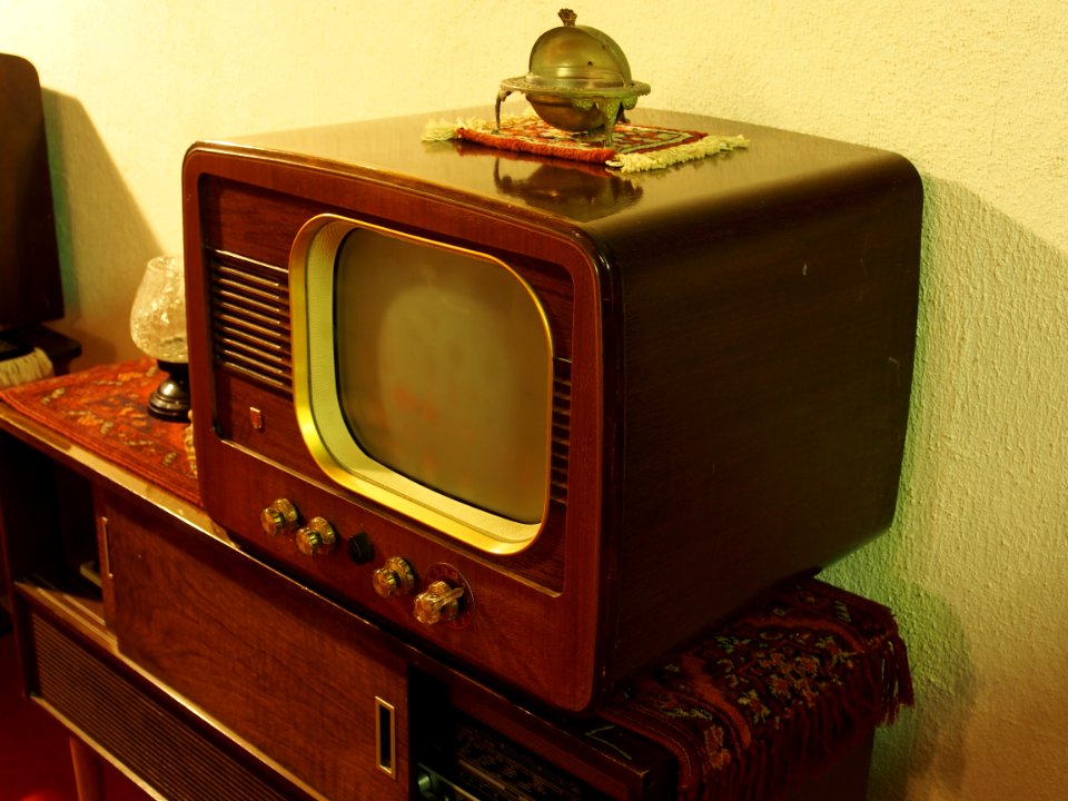 Old Philips television set, pic11