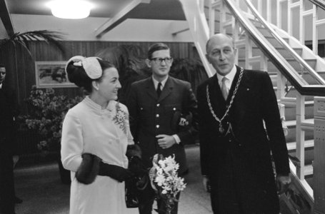 Ondertrouw prinses Margriet en Pieter van Vollenhoven bij aankomst, Bestanddeelnr 919-8735