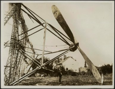 One of the huge propellers, Bestanddeelnr 158-2592