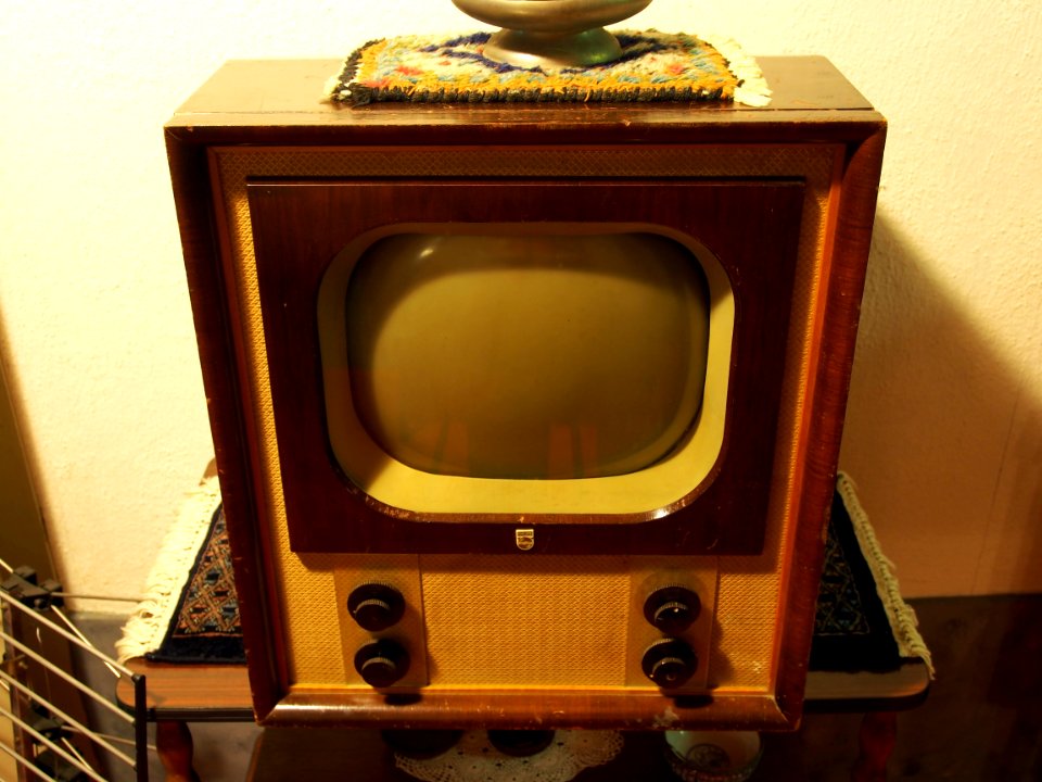 Old Philips television set, pic3