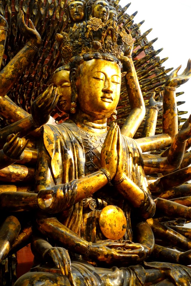 One thousand eye and one thousand arm Guan Yin, view 3, But Thap pagoda, Bac Ninh province, 1657 AD, lacquered wood - Vietnam National Museum of Fine Arts - Hanoi, Vietnam - DSC04966