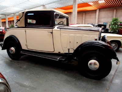 Old Peugeot 201 pic2