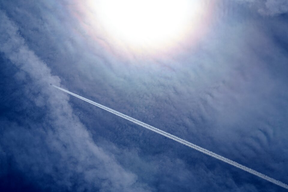 Clouds contrail flying