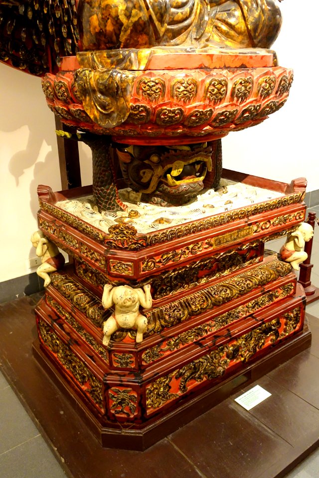 One thousand eye and one thousand arm Guan Yin, view 4, But Thap pagoda, Bac Ninh province, 1657 AD, lacquered wood - Vietnam National Museum of Fine Arts - Hanoi, Vietnam - DSC04962