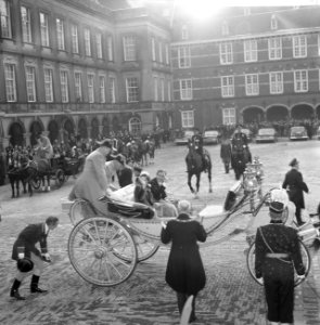Ondertrouw prinses Beatrix en Claus, Bestanddeelnr 918-7899