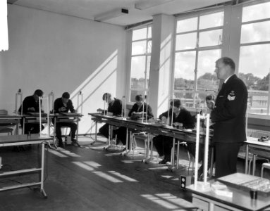Onderwijsvernieuwingen bij KM te Amsterdam, interieurs, Bestanddeelnr 917-7938