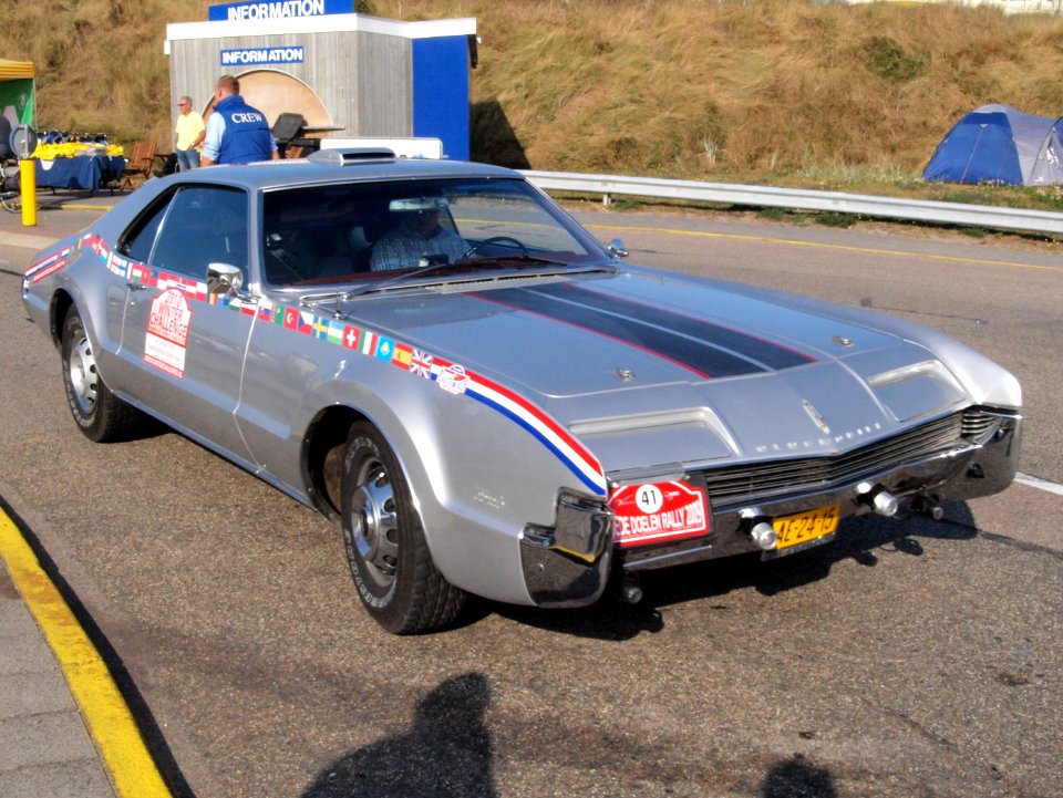 OLDSMOBILE TORNADO dutch licence registration AE-24-15 pic3