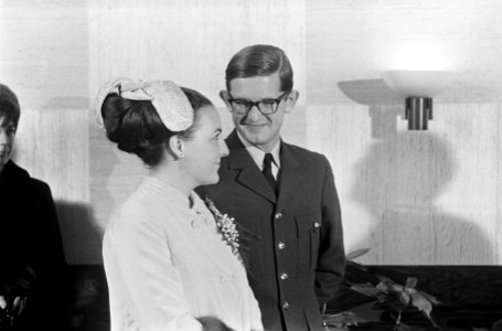 Ondertrouw prinses Margriet en Pieter van Vollenhoven op stadhuis te Baarn, aans, Bestanddeelnr 919-8663