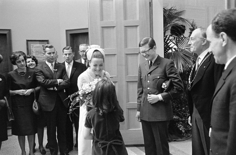 Ondertrouw prinses Margriet en Pieter van Vollenhoven bij aankomst, Bestanddeelnr 919-8736