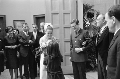 Ondertrouw prinses Margriet en Pieter van Vollenhoven bij aankomst, Bestanddeelnr 919-8736