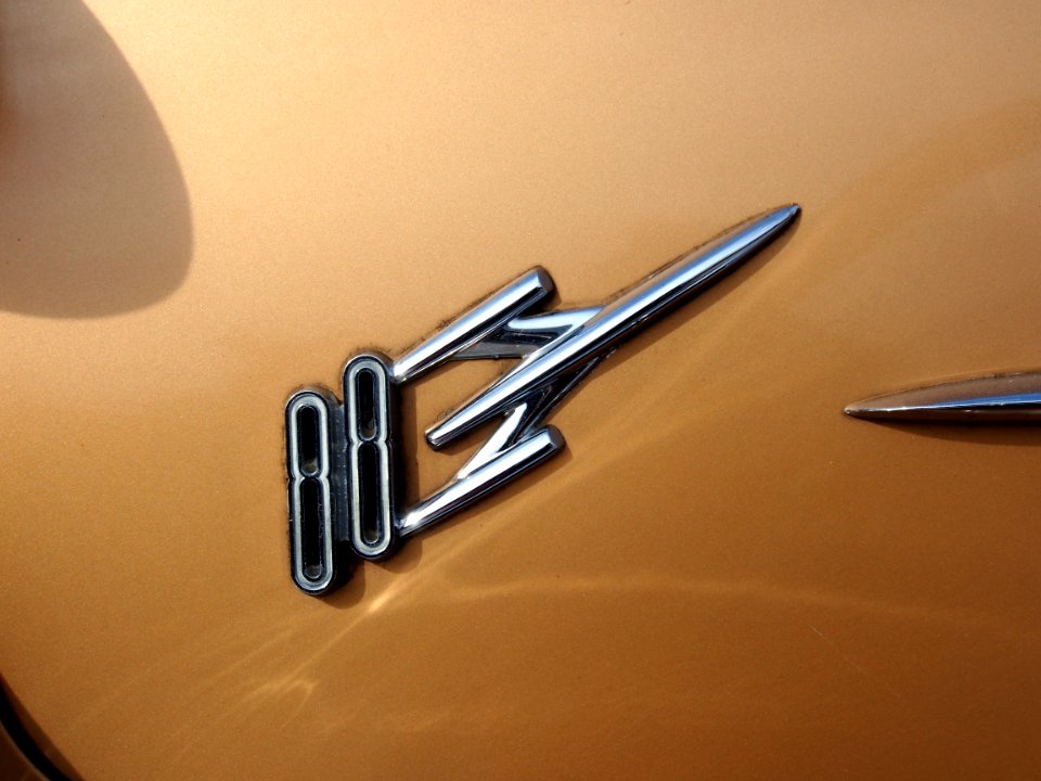 Oldsmobile 88 emblem