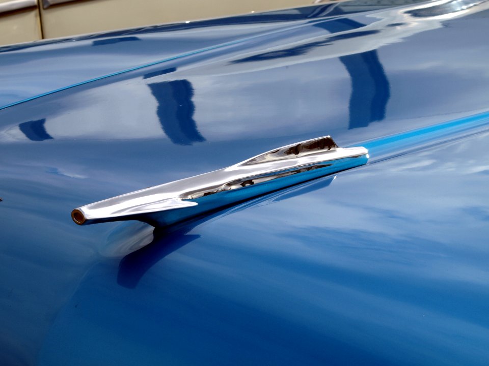 Oldsmobile '88' ornament