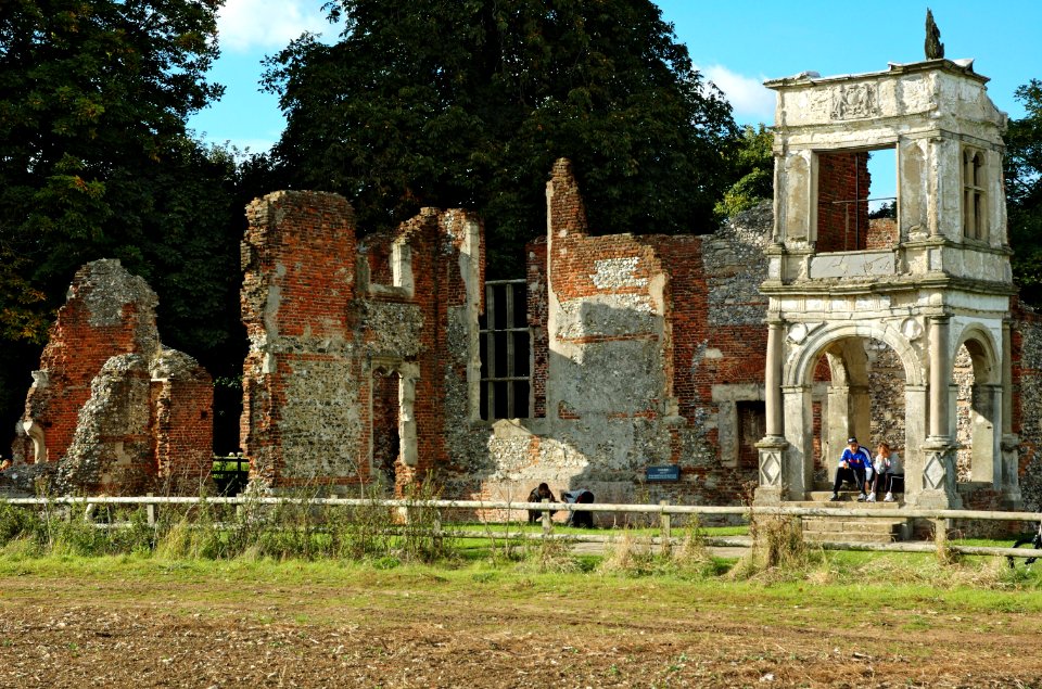 Old-Gorhambury-House-20051002-034