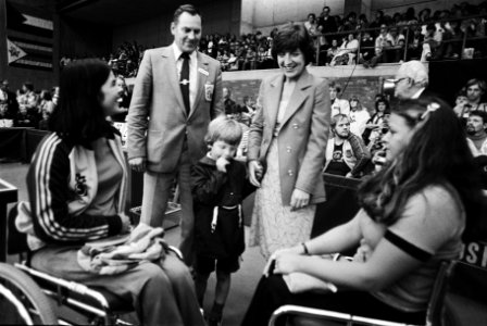 Olympische Spelen voor gehandicapten Prinses Margriet en Prins Floris bij het t, Bestanddeelnr 930-9030