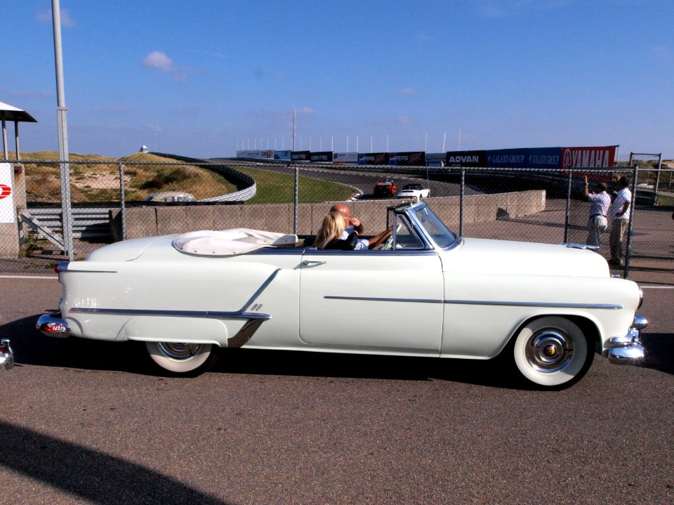 Oldsmobile 88 dutch licence registration AL-44-98 pic4