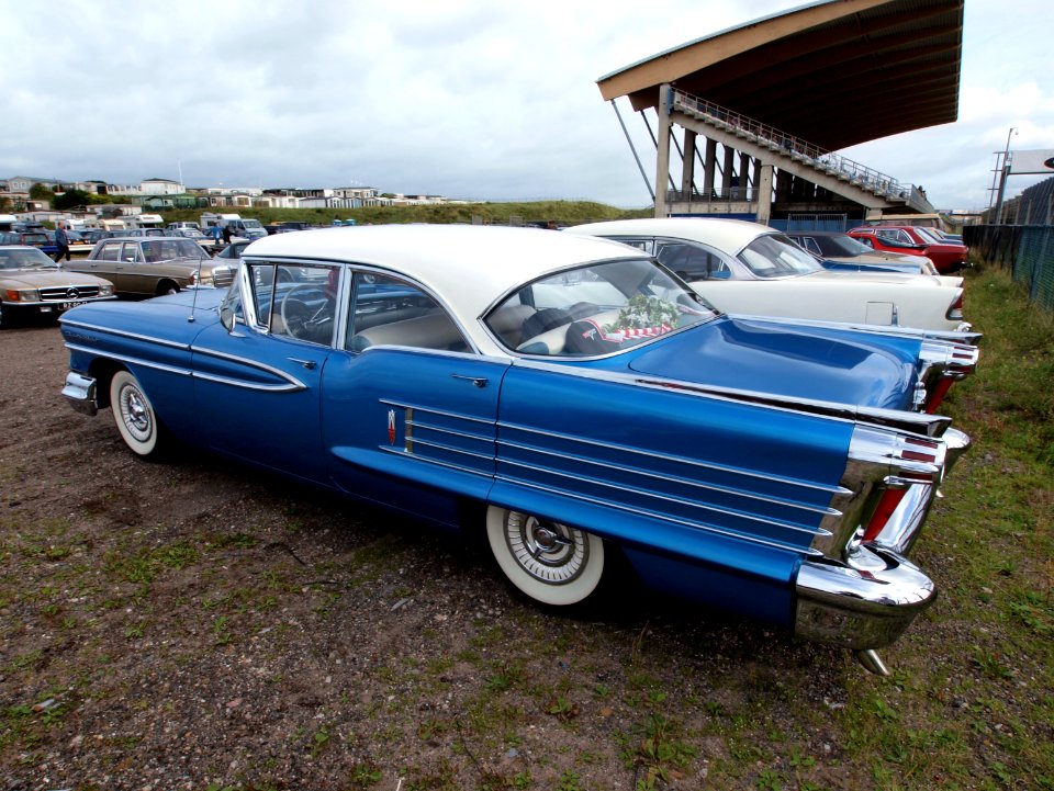 Oldsmobile '88' taillight pic5