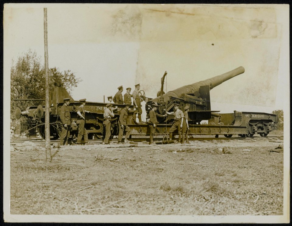 One of our big guns mounted on a railway, Bestanddeelnr 158-0040