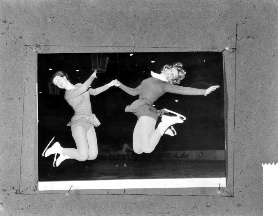 Olympische Winterspelen 1964, Sjoukje Dijkstra en Nicole Hessler, Bestanddeelnr 916-0220