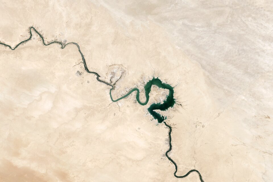 Euphrates river sand topography