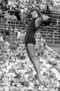 Olympische Spelen te Rome De Duitse Ingrid Krämer won goud bij het schoonspring, Bestanddeelnr 911-5422